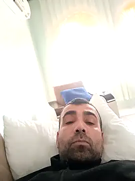 Snapshot of Bugattiveyron1 chatting on 11/29/25, 12:30 Bugattiveyron1 online show from 11/29/25, 12:30