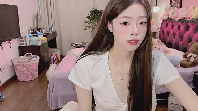 Onecutelittle online show from 05/16/26, 06:43