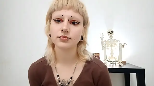 Snapshot of VetaBeghtol chatting on 10/22/25, 02:50 VetaBeghtol online show from 10/22/25, 02:50