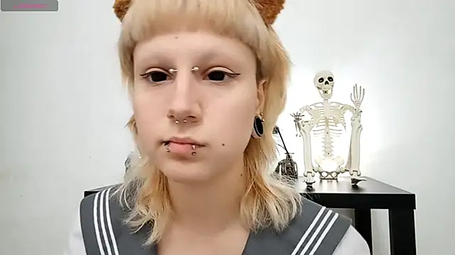 Snapshot of VetaBeghtol chatting on 10/25/25, 03:18 VetaBeghtol online show from 10/25/25, 03:18