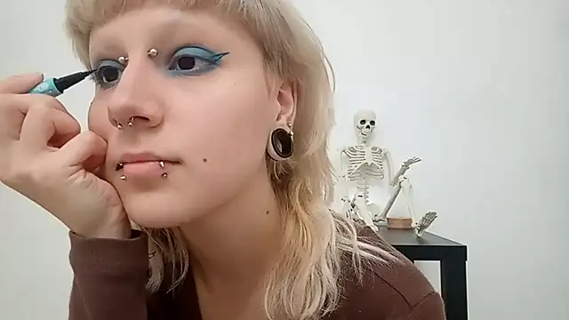 Snapshot of VetaBeghtol chatting on 11/19/25, 02:39 VetaBeghtol online show from 11/19/25, 02:39