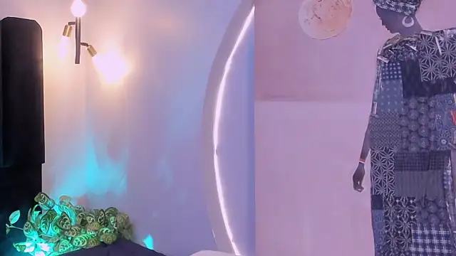 Juli Casanova online show from 11/21/25, 03:27