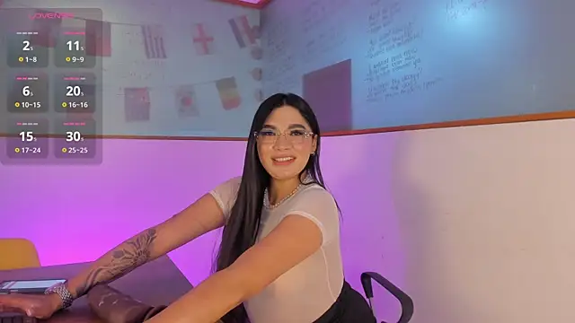 Snapshot of Juli_Casanova chatting on 06/15/26, 01:08 Juli Casanova online show from 06/15/26, 01:08