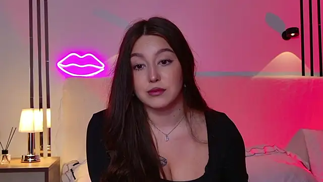  Tessa May  online show from 11/21/25, 10:41