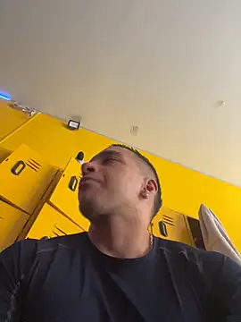 Snapshot of FreszX chatting on 02/01/26, 02:15 FreszX online show from 02/01/26, 02:15