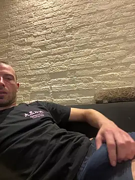 Rotteei1 online show from 03/18/26, 08:39