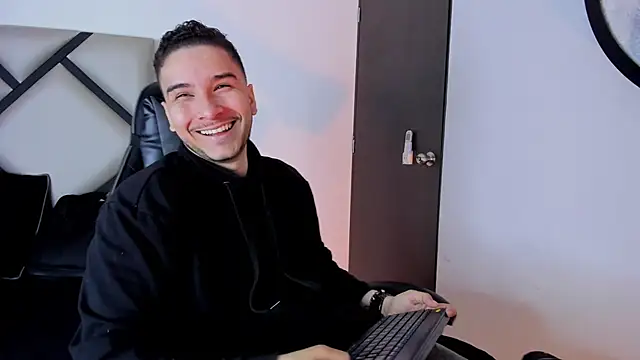 mike 257 online show from 10/25/25, 12:13