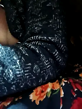 Hot cauple indian online show from 02/17/26, 08:04