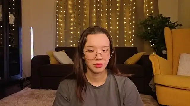 FabiolaCowing online show from 11/14/25, 09:24