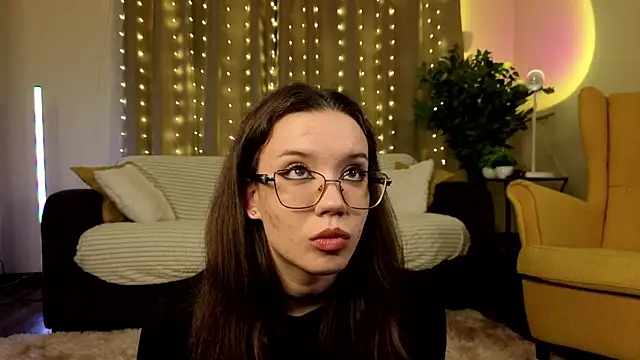 FabiolaCowing online show from 11/26/25, 06:09