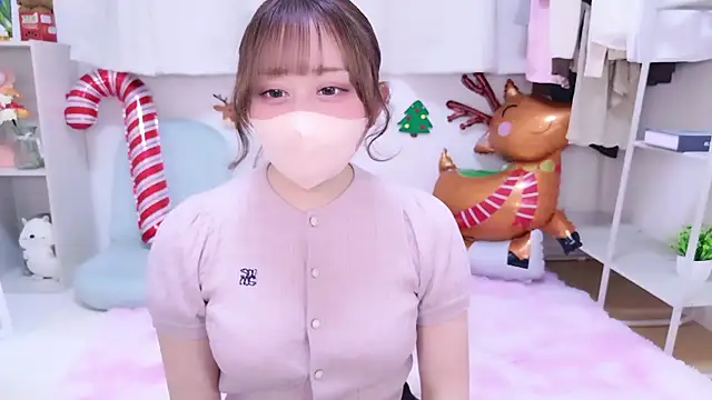 Snapshot of shiyu_xx chatting on 12/17/25, 06:52 shiyu xx online show from 12/17/25, 06:52