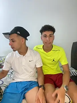 Snapshot of adan_jp chatting on 10/22/25, 03:18 adan jp online show from 10/22/25, 03:18