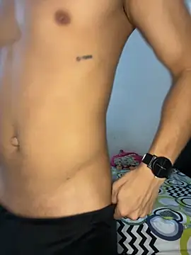 Snapshot of adan_jp chatting on 11/12/25, 07:13 adan jp online show from 11/12/25, 07:13