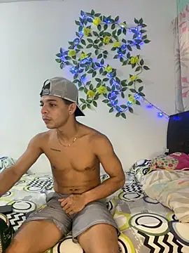 Snapshot of adan_jp chatting on 11/27/25, 07:27 adan jp online show from 11/27/25, 07:27