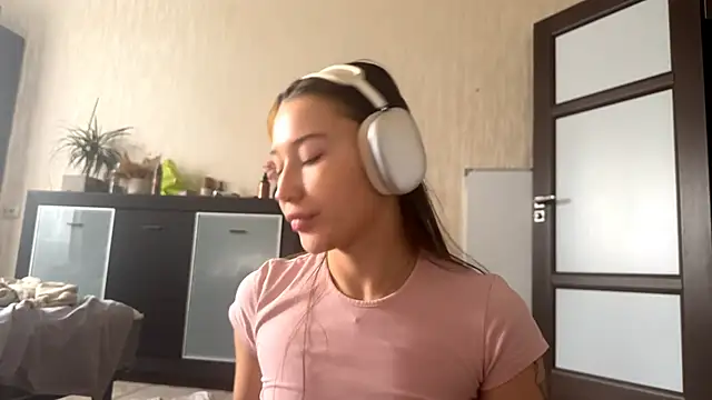 Snapshot of YourCoreanmiracle chatting on 11/07/25, 07:19 YourCoreanmiracle online show from 11/07/25, 07:19