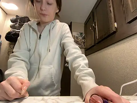 Snapshot of Thedeepwebcutie chatting on 12/17/25, 02:50 Thedeepwebcutie online show from 12/17/25, 02:50