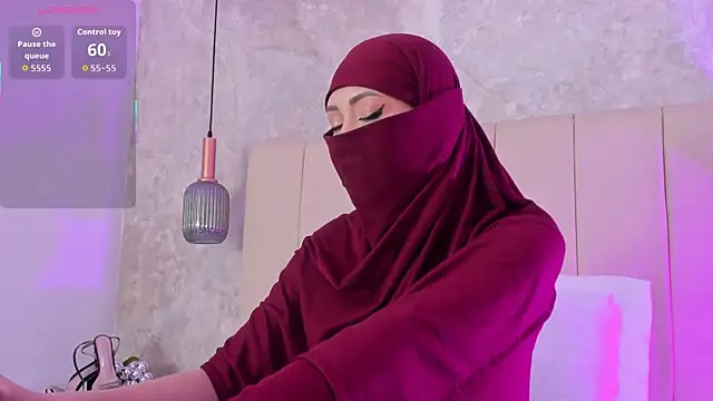 fatiima  online show from 12/18/25, 01:39