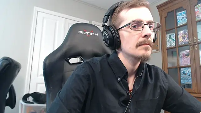 Snapshot of CasuallyCorrupt chatting on 11/07/25, 03:50 CasuallyCorrupt online show from 11/07/25, 03:50