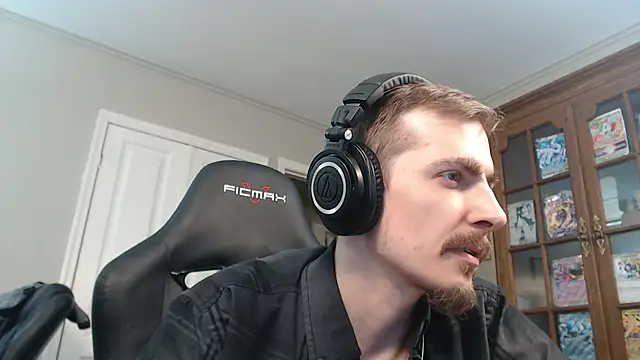 Snapshot of CasuallyCorrupt chatting on 11/09/25, 02:32 CasuallyCorrupt online show from 11/09/25, 02:32