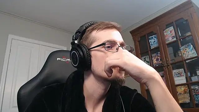 Snapshot of CasuallyCorrupt chatting on 11/22/25, 01:15 CasuallyCorrupt online show from 11/22/25, 01:15