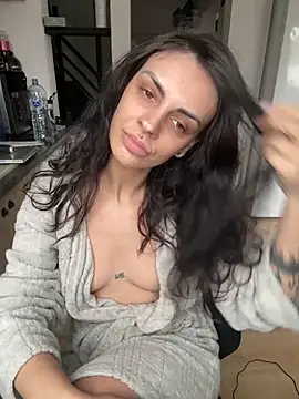 Snapshot of wwwdddccc1 chatting on 02/20/26, 02:06 wwwdddccc1 online show from 02/20/26, 02:06