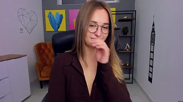 HazelWhityy online show from 05/26/26, 06:09