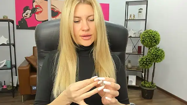 Snapshot of AryaAltkerer chatting on 11/27/25, 01:46 AryaAltkerer online show from 11/27/25, 01:46