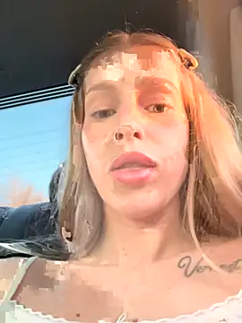 kira mia online show from 03/28/26, 03:33