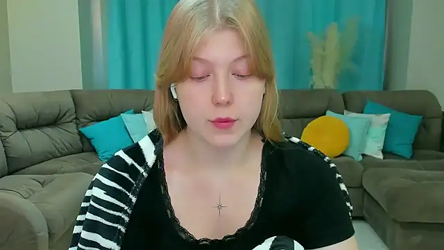 Stella Light online show from 11/04/25, 04:11