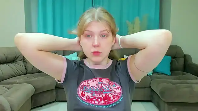 Stella Light online show from 11/18/25, 04:28