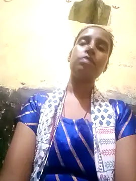 Snapshot of Rutika-G chatting on 10/29/25, 12:07 Rutika-G online show from 10/29/25, 12:07