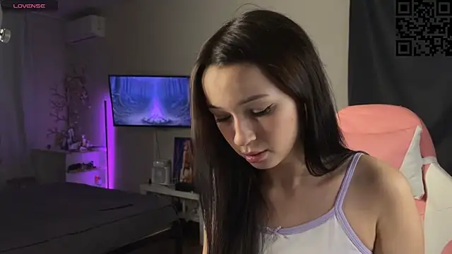 ella simons online show from 11/21/25, 12:32