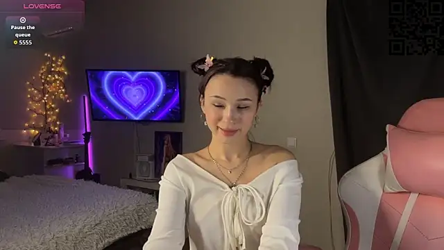 ella simons online show from 12/02/25, 01:11