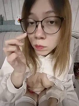 PeachyMaolin online show from 04/18/26, 05:50