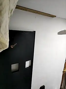 Snapshot of LyliaWood chatting on 11/09/25, 08:18 LyliaWood online show from 11/09/25, 08:18