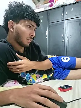 Snapshot of LyliaWood chatting on 12/15/25, 12:26 LyliaWood online show from 12/15/25, 12:26