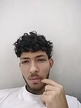 Snapshot of LyliaWood chatting on 12/18/25, 02:17 LyliaWood online show from 12/18/25, 02:17