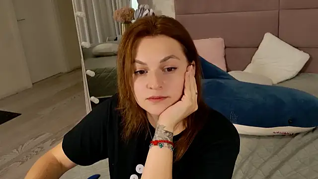 Snapshot of KirraMoss chatting on 07/11/26, 10:29 KirraMoss online show from 07/11/26, 10:29