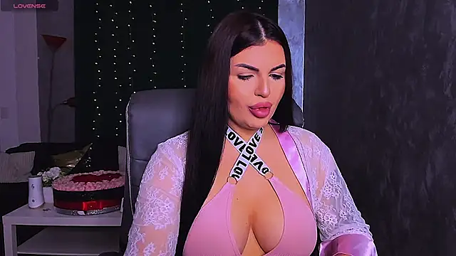 RheaLynn online show from 11/24/25, 10:09