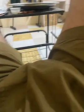 Snapshot of shyiiiiiiiiiii chatting on 12/15/25, 10:25 shyiiiiiiiiiii online show from 12/15/25, 10:25