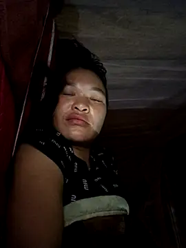 chipu06 online show from 10/29/25, 10:44