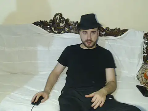 Snapshot of 2hellboys chatting on 11/23/25, 10:53 2hellboys online show from 11/23/25, 10:53