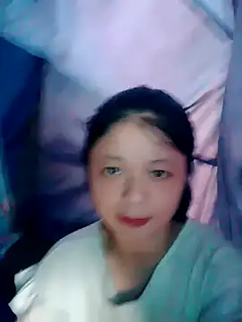 lisa-bae00 online show from 10/28/25, 10:19