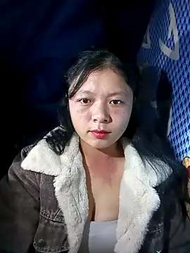 lisa-bae00 online show from 11/15/25, 10:37