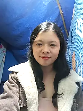 lisa-bae00 online show from 11/17/25, 11:43