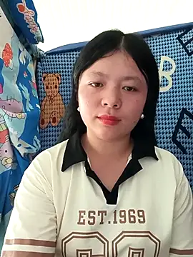 lisa-bae00 online show from 04/13/26, 02:28