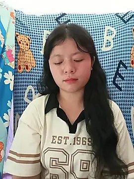lisa-bae00 online show from 07/04/26, 01:23