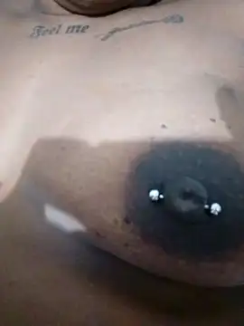 Snapshot of Jennyy31 chatting on 11/12/25, 12:55 Jennyy31 online show from 11/12/25, 12:55