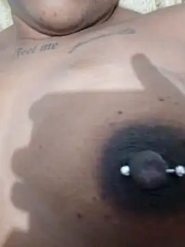 Snapshot of Jennyy31 chatting on 12/19/25, 01:23 Jennyy31 online show from 12/19/25, 01:23