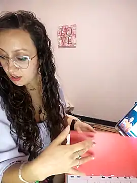 Pinkvixen69 online show from 02/09/26, 07:40